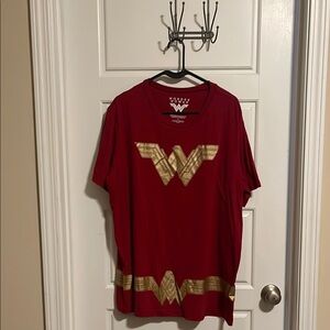 Red, gold short sleeve graphic t-shirt with relaxed style